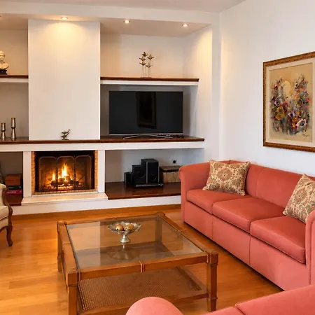 דירה Nini's Maison - Terrace Living Above *