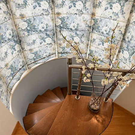 Nini's Maison - Terrace Living Above דירה קלמאטה