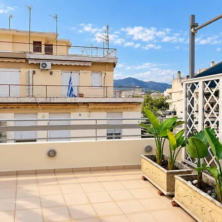 Nini's Maison - Terrace Living Above * קלמאטה